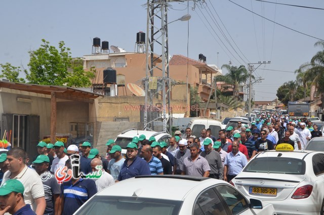 فيديو: كفرقاسم يتيمه اليوم ... الالاف في تشيع المرشد والمؤسس فضيلة العلامة الشيخ عبدالله نمر درويش الى مثواه الاخير